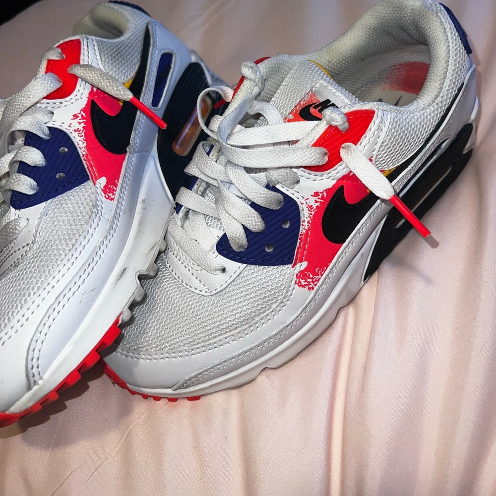 Nike women sneaker size 6.5 multicolor